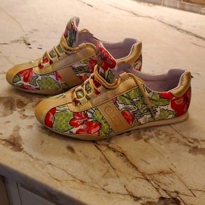 Woman's dress Sneaker, Coach, Kirby Gold and multi color. Size 5